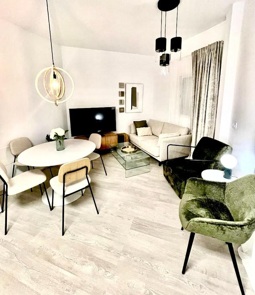 말라가 Historical Centre! Private Terrace & Gym-Near Public Parking 아파트 외부 사진