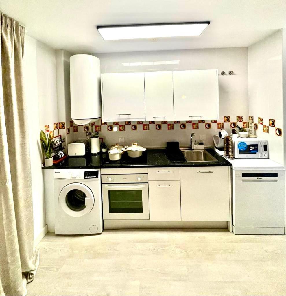 말라가 Historical Centre! Private Terrace & Gym-Near Public Parking 아파트 외부 사진